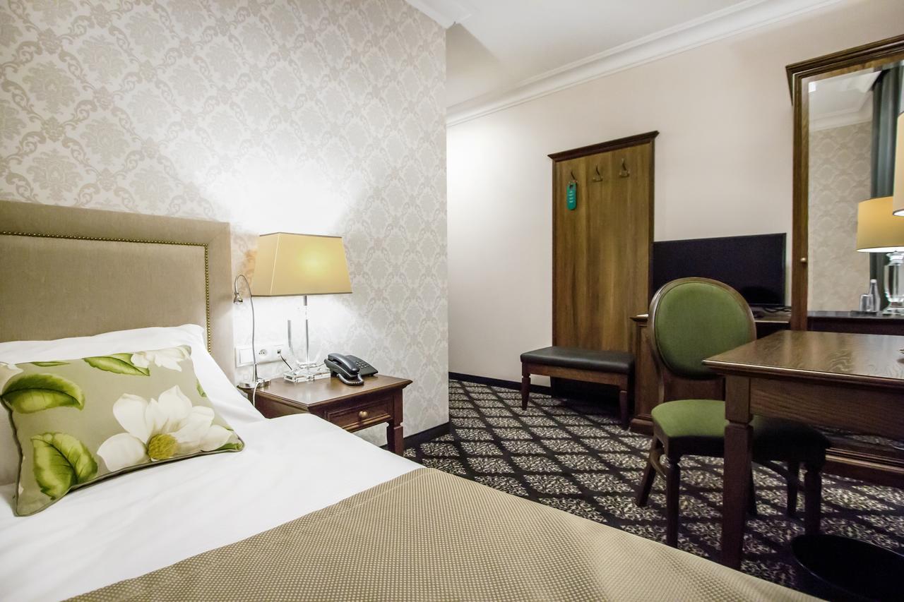 Hg Hotel Toszek Eksteriør billede
