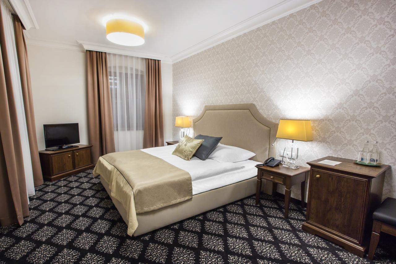 Hg Hotel Toszek Eksteriør billede